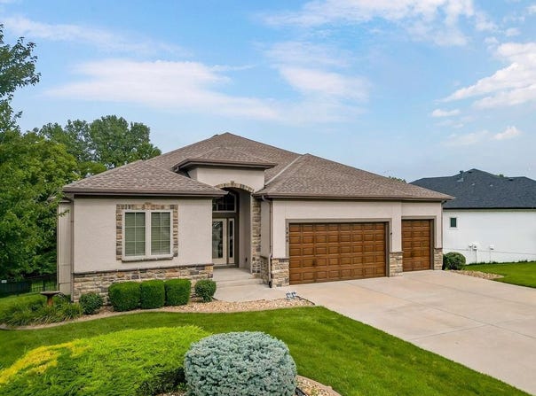 1808 NE Parks Summit Boulevard, Lee's Summit, MO 64064