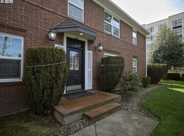 1205 C ST, Vancouver, WA 98660