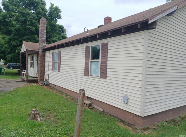 1202 Freeman Lane, New Harmony, IN 47631