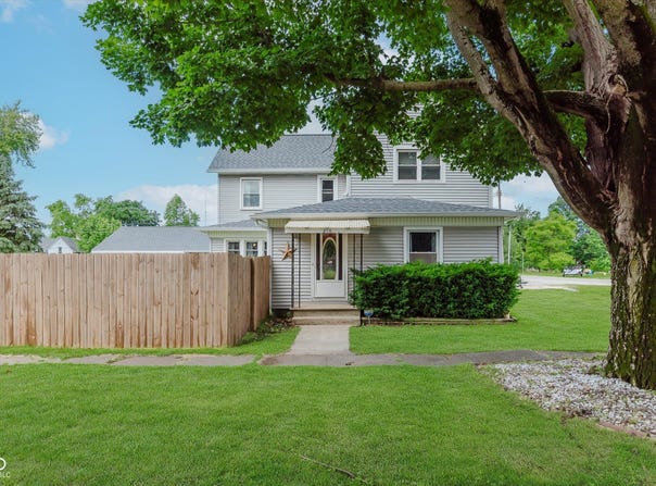 216 N Clinton Street, Boswell, IN 47921