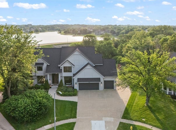 1720 Cedarwood Circle, Clive, IA 50325