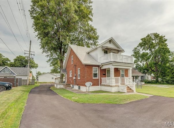 403 E Washington Street, Millstadt, IL 62260