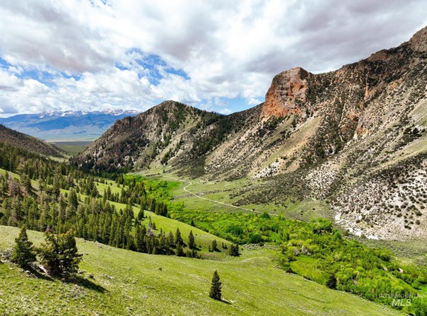 Badger Creek, Howe, ID 83244