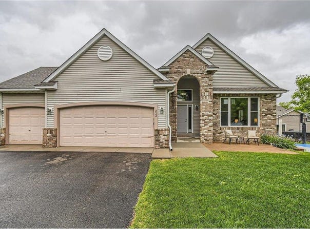 222 Pendryn Hill Bay, Woodbury, MN 55125