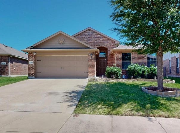 2704 Adams Fall Lane, Fort Worth, TX 76123
