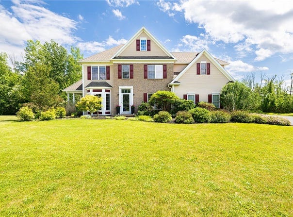 48 Helmsford, Penfield, NY 14526