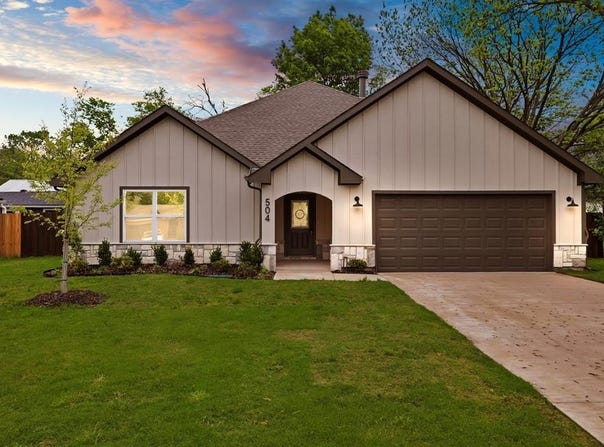 504 Pendleton Street, Farmersville, TX 75442
