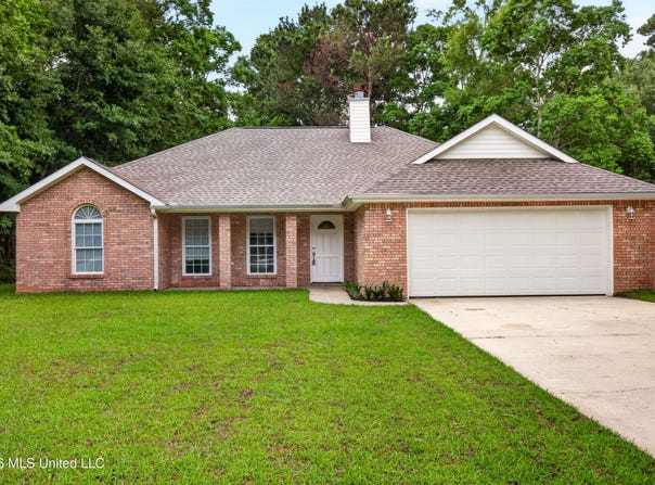 8913 Marina Avenue, Ocean Springs, MS 39564