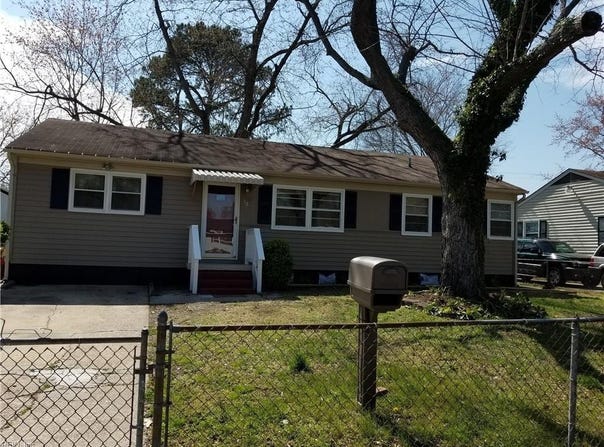 12 Clemwood Parkway, Hampton, VA 23669