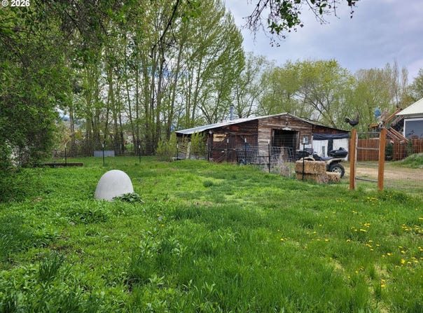1916 CLIFFORD St, BakerCity, OR 97814