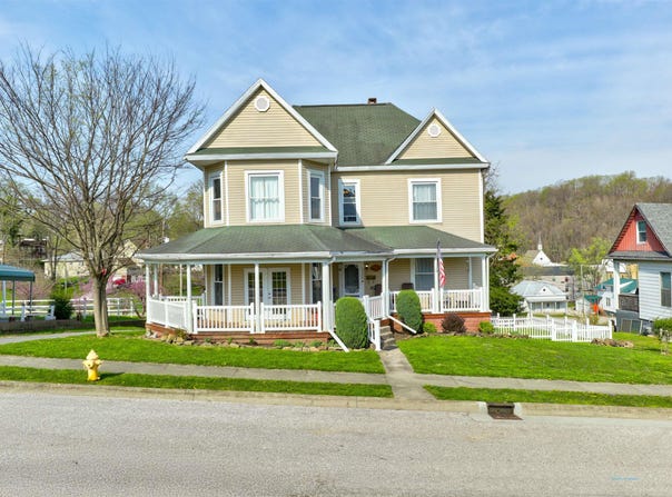 577 S Summit Street, French Lick, IN 47432-1362