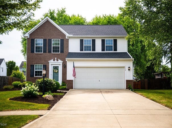 117 Fallingrock Way, Berea, OH 44017