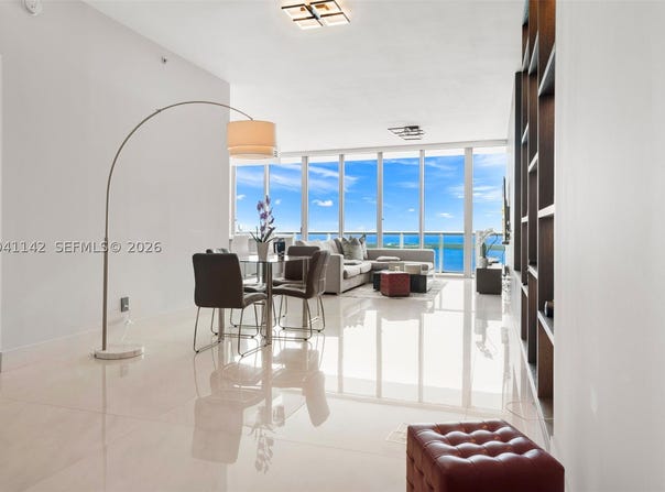 888 Biscayne Blvd, Miami, FL 33132
