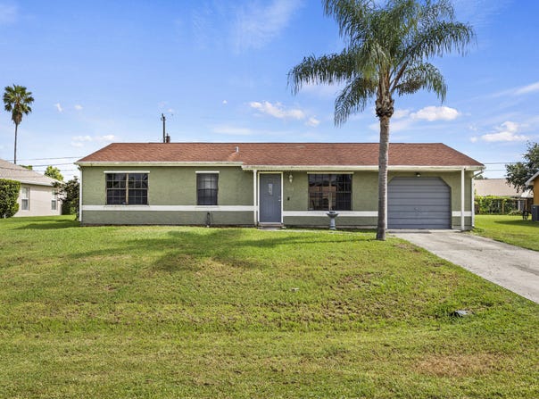 621 SW Stillman Avenue, Port Saint Lucie, FL 34953