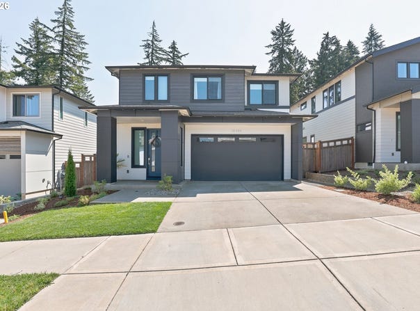 16744 SE SHIMMERING LEAF St, HappyValley, OR 97086