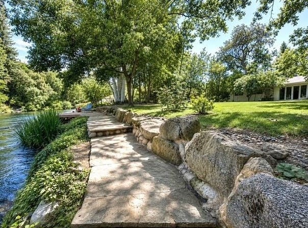 210 Wood Duck Drive, Sanger, CA 93657