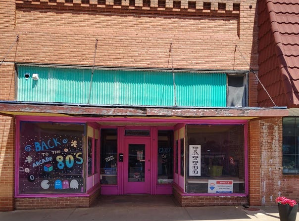 112 N Main St, Shamrock, TX 79079