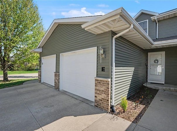 3840 37th Avenue SW, Cedar Rapids, IA 52404
