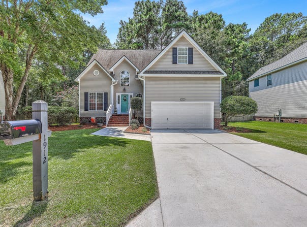 1912 N Smokerise Way, Mount Pleasant, SC 29466