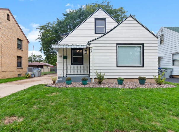3805 S 21st St, Milwaukee, WI 53221