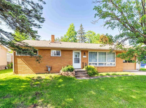 1229 W Arrowhead Rd, Duluth, MN 55804