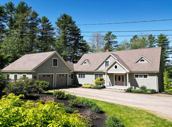42 Chickering Road, Nobleboro, ME 04555