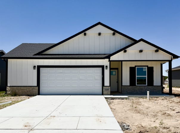 11685 W Scarlett Ct, Maize, KS 67101