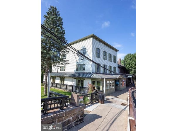 15 E BRIDGE STREET, NEW HOPE, PA 18938
