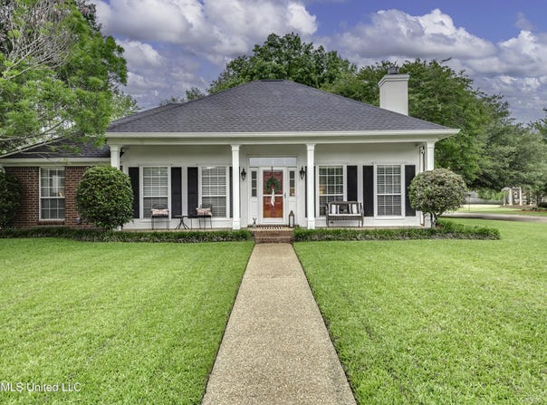 690 Olympic Drive, Flowood, MS 39232
