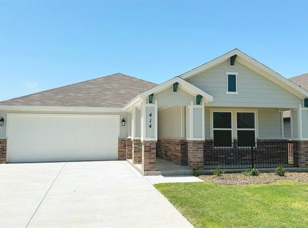 414 Rose Avenue, Cleburne, TX 76033