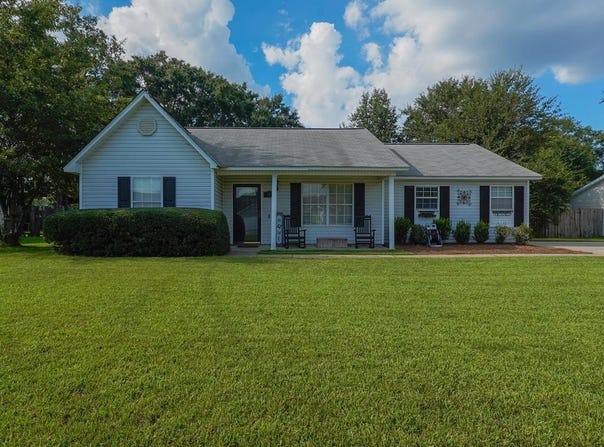 105 Periwinkle Ct, Dothan, AL 36301