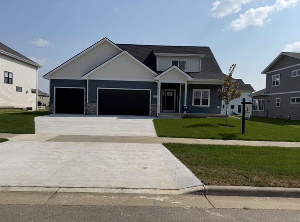 1273 Stonehaven Drive, Sun Prairie, WI 53590