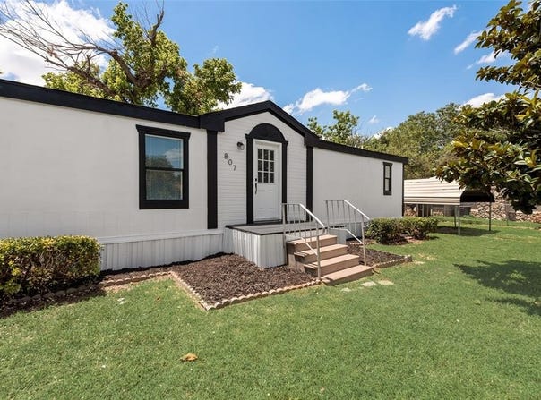 807 1st Street, Bridgeport, TX 76426