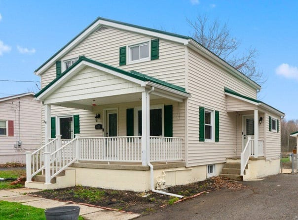 624 South Darby Rd, Hermitage, PA 16148