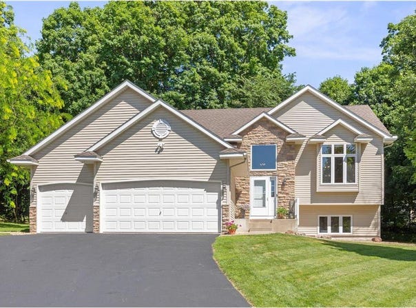 911 Hazelwood Court, Buffalo, MN 55313