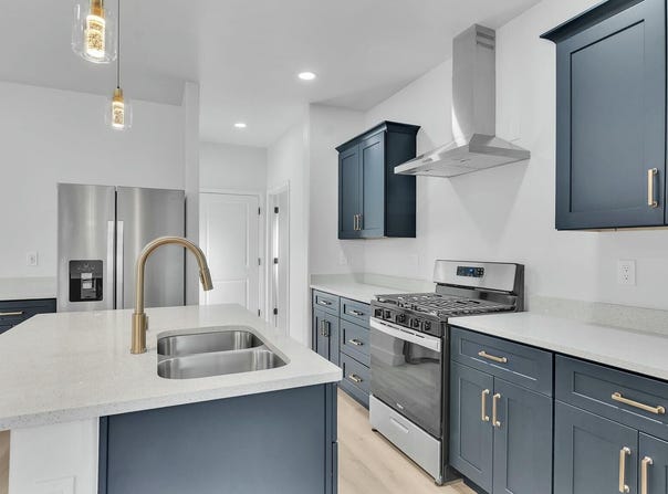 236 Sunrise Bluffs Drive, Belen, NM 87002