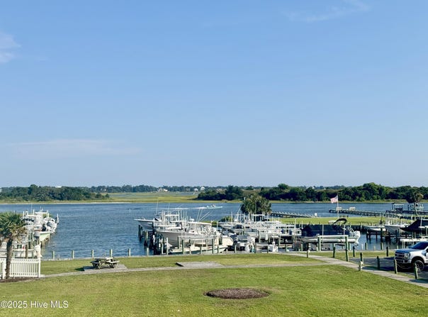 650 Cedar Point Boulevard, Cedar Point, NC 28584