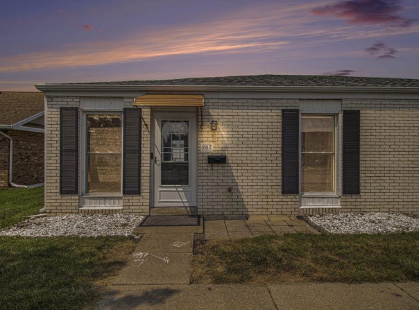 907 Berkley Circle, Mishawaka, IN 46544