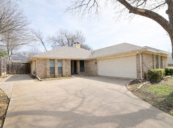 711 Dickey Drive, Euless, TX 76040