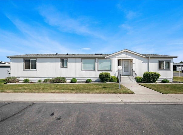 312 S Columbia Center Blvd #62, Kennewick, WA 99336