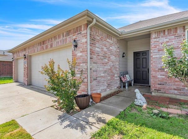 1620 Kawati Way, Krum, TX 76249