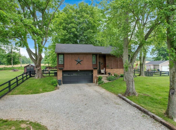 2542 Eckert Road, Lexington, OH 44904