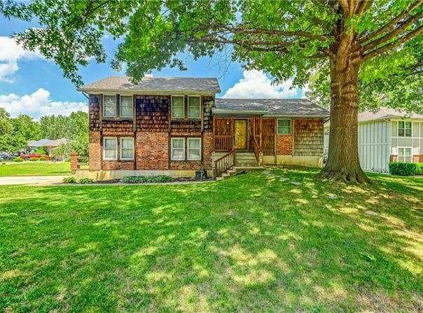 16500 E 28th Place, Independence, MO 64055