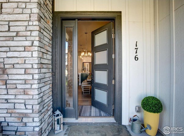 206 High Point Dr, Longmont, CO 80504
