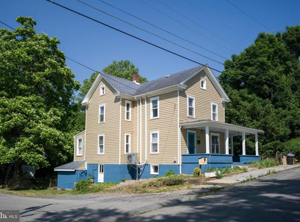 116 HESS AVENUE, MARTINSBURG, WV 25404