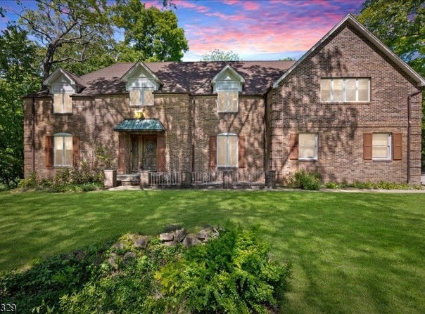 8 Branko Rd, Berkeley Heights Twp., NJ 07922-2324