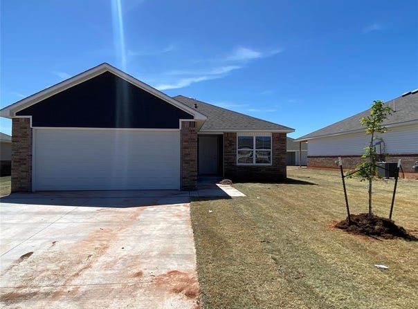 925 S Buffalo Lane, Mustang, OK 73064