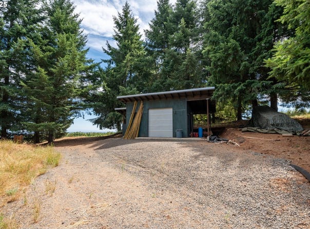 19601 NE TRUNK RD, Dundee, OR 97115