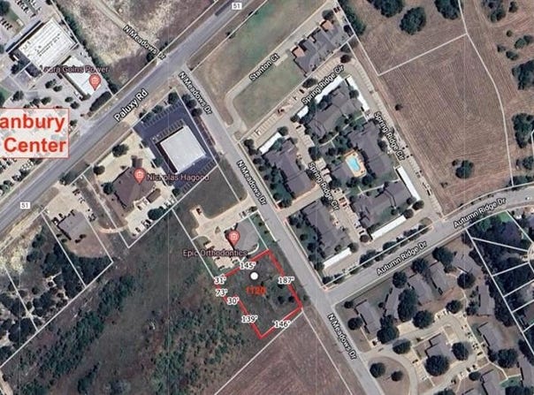 1120 N Meadows Drive, Granbury, TX 76048