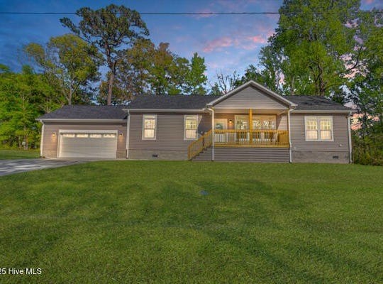 429 Country Club Drive W, Minnesott Beach, NC 28510